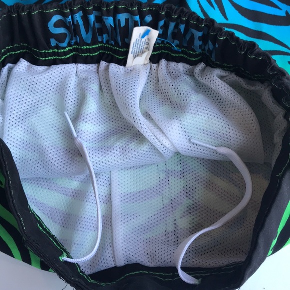 EUC 77Kids boys swim board shorts - Picture 5 of 5